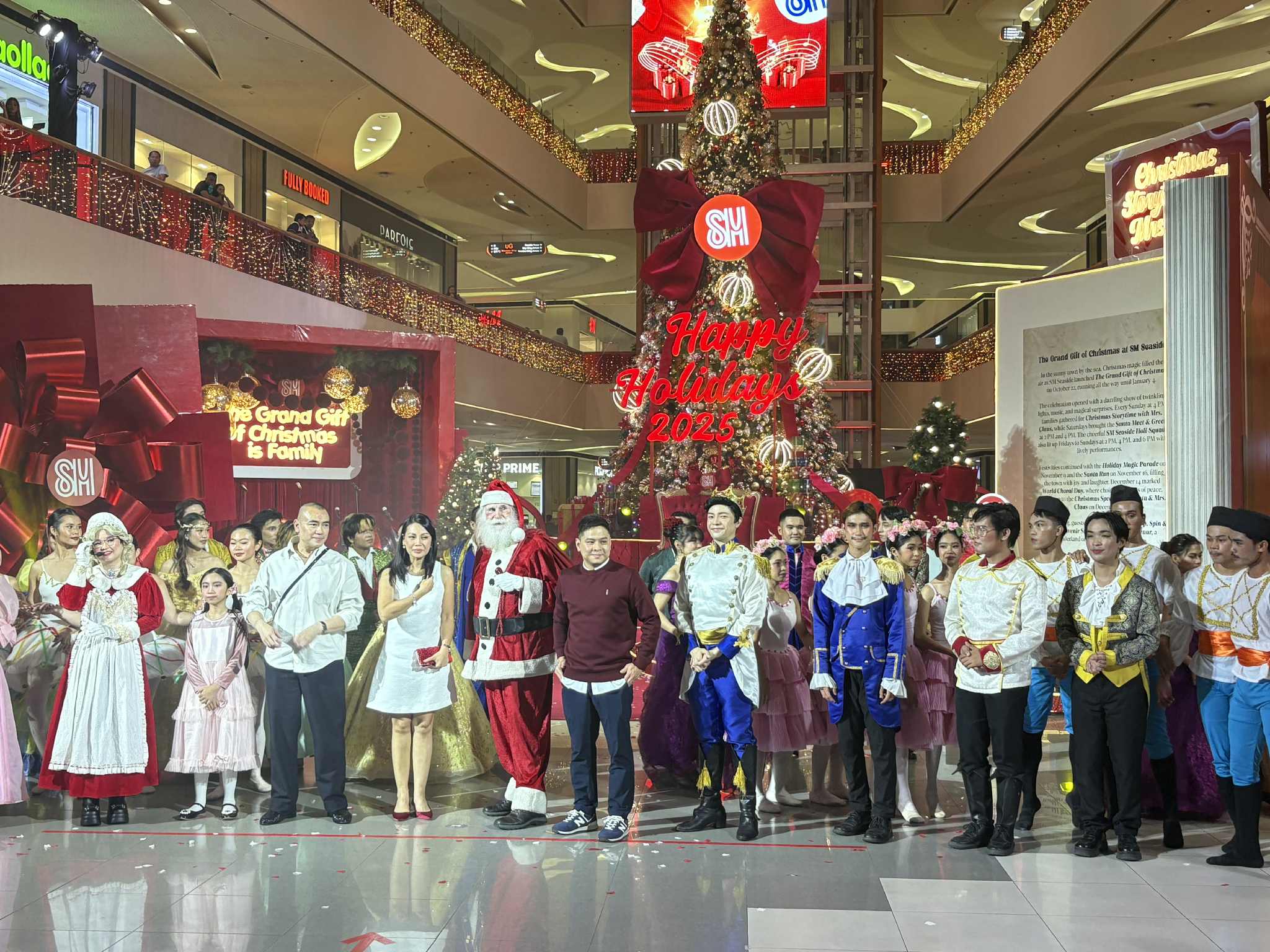 SM Seaside City Cebu Unwraps ‘The Grand Gift of Christmas’