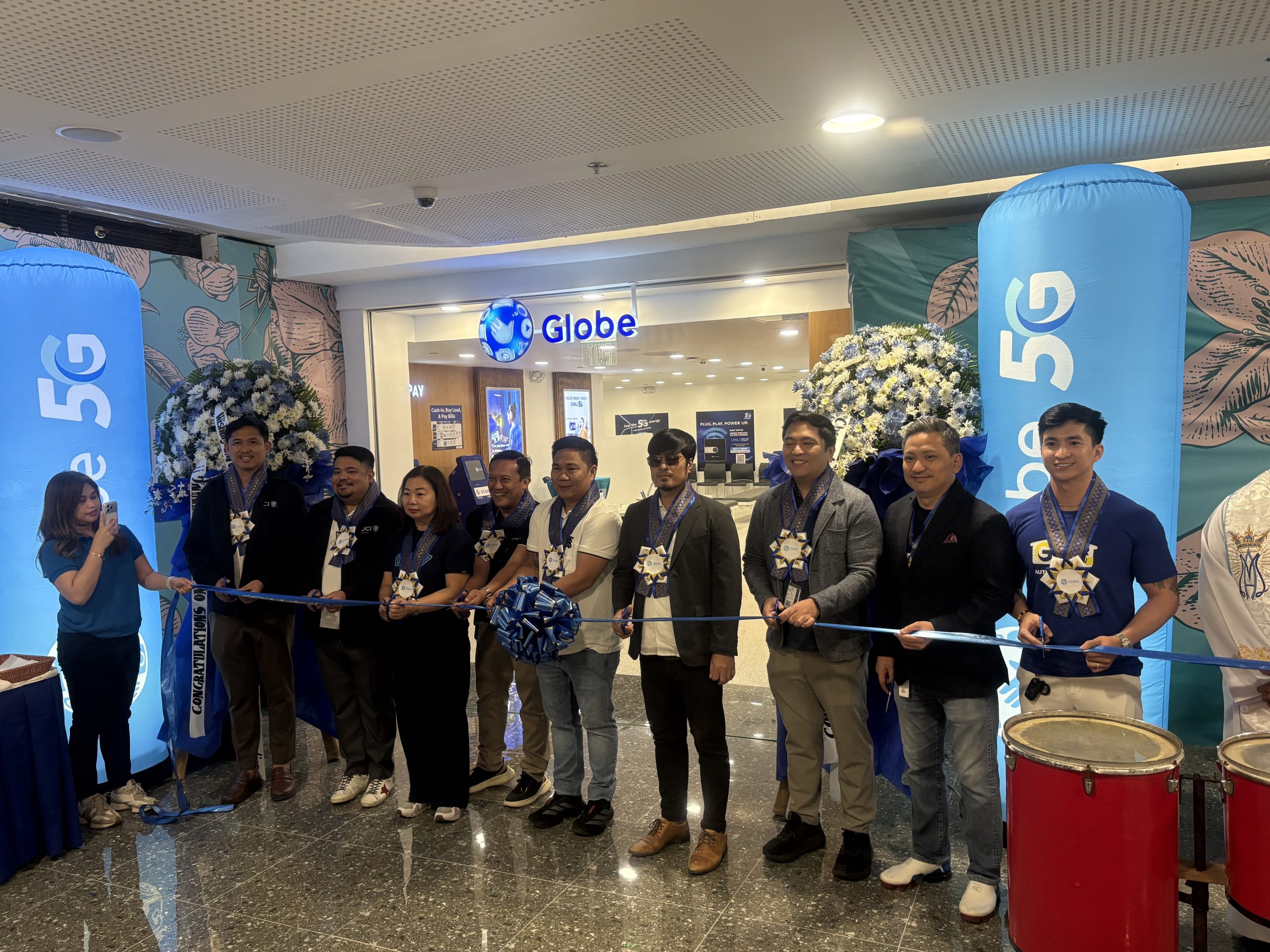 Globe opens relocated store at SM City Cebu